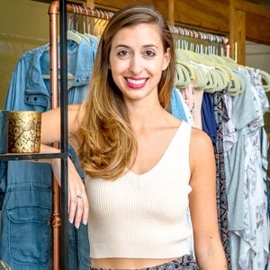 Meet your Posher, Hilary